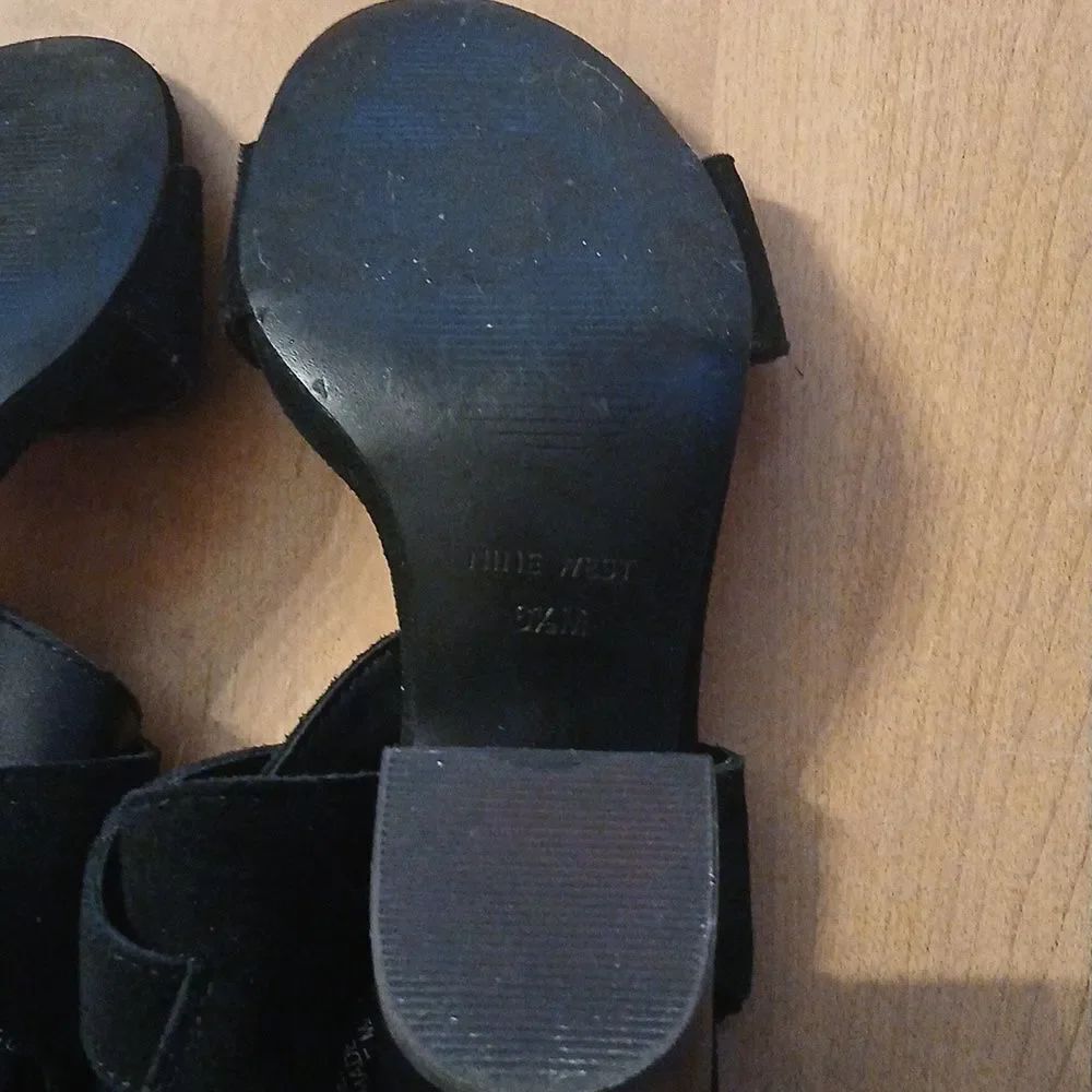 Nine West Gemina black leather block heel strapped sandals Sz 6.5 - Picture 12 of 12